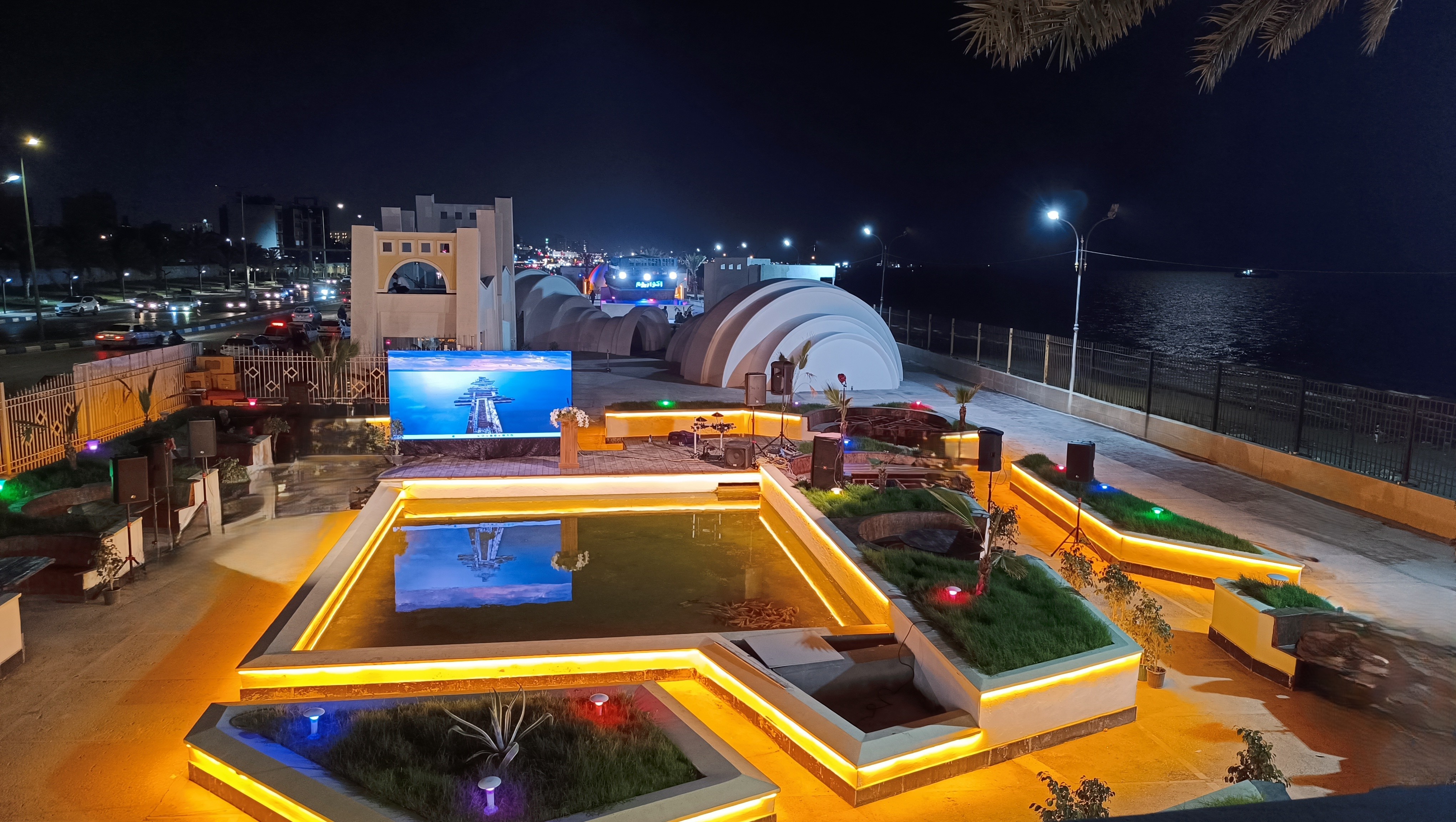 دهکده ساحلی